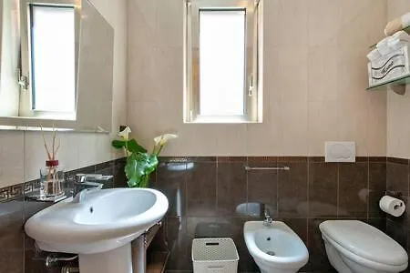 בית הארחה Casa Castriota 3*