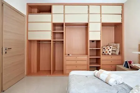 Casa Castriota 게스트하우스 3*